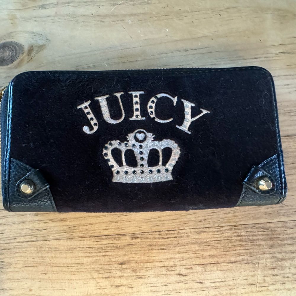 Y2K Vintage Black Logo Crown Juicy Couture Wallet SOLD